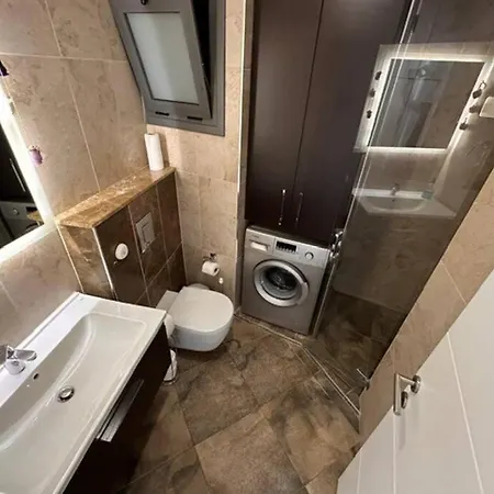 2 Bedrooms In The Center