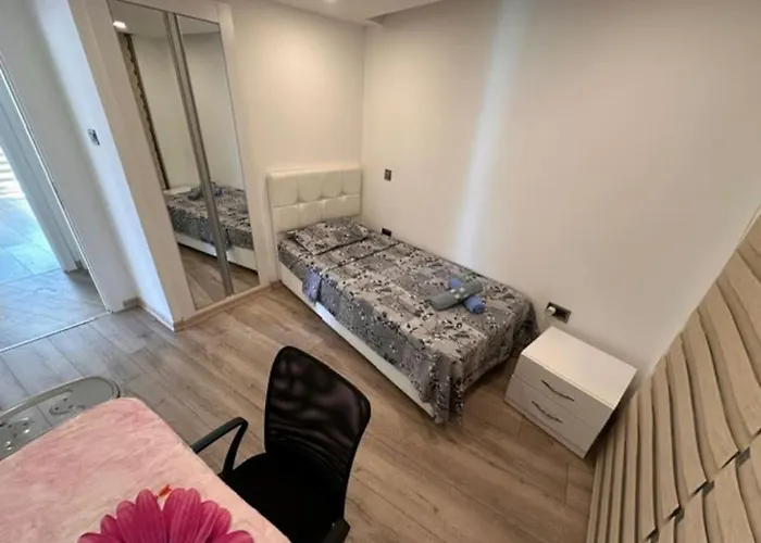 2 Bedrooms In The Center