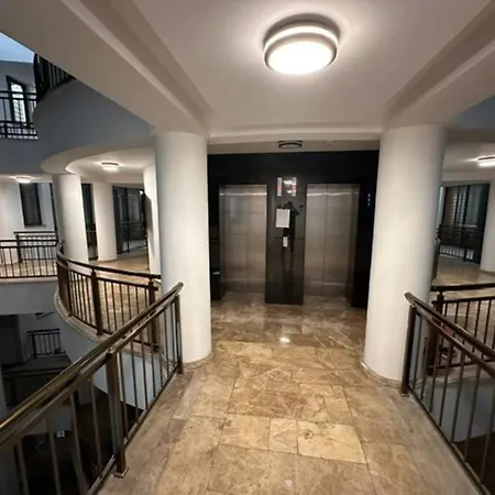 דירה 2 Bedrooms In The Center *