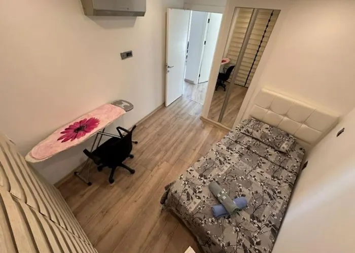 2 Bedrooms In The Center アパート キレニア