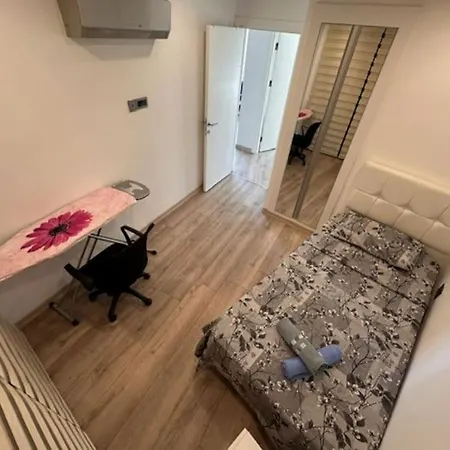 2 Bedrooms In The Center Διαμέρισμα Κερύνεια