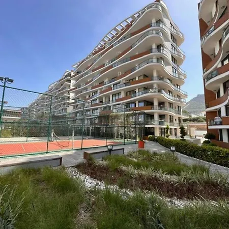 2 Bedrooms In The Center *